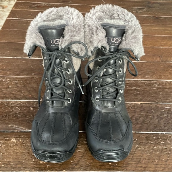UGG Adirondack boots. Waterproof and super warm. Size 8. - Picture 6 of 16